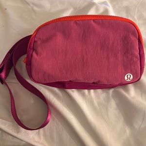 Everywhere Belt Bag Pink Lychee